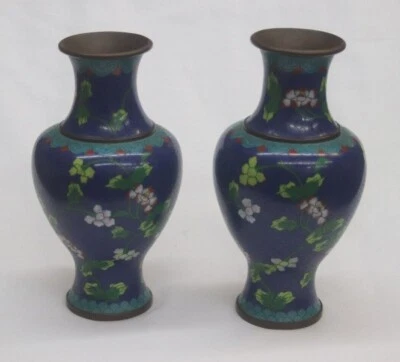 Две синие винтажные (возможно, антикварные) китайские латунные медные эмалированные вазы клуазоне - Изображение 1 из 4