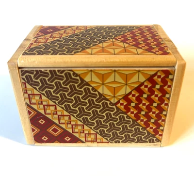 Yosegi Marquetry Hakone 工艺工作日本秘密拼图盒 2 x 3 x 2 约 — 第 1/4 张图片