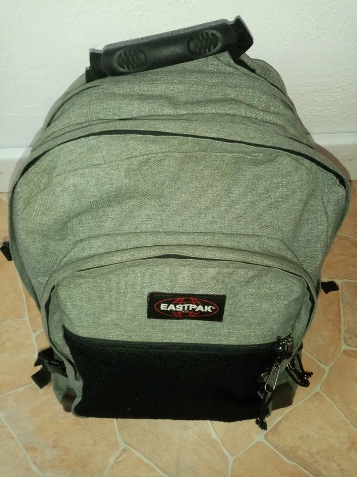 Eastpak Rucksack Ultimate 050 05E Lederboden Sehr guter Zustand 42 L Inhalt - Bild 1 von 4