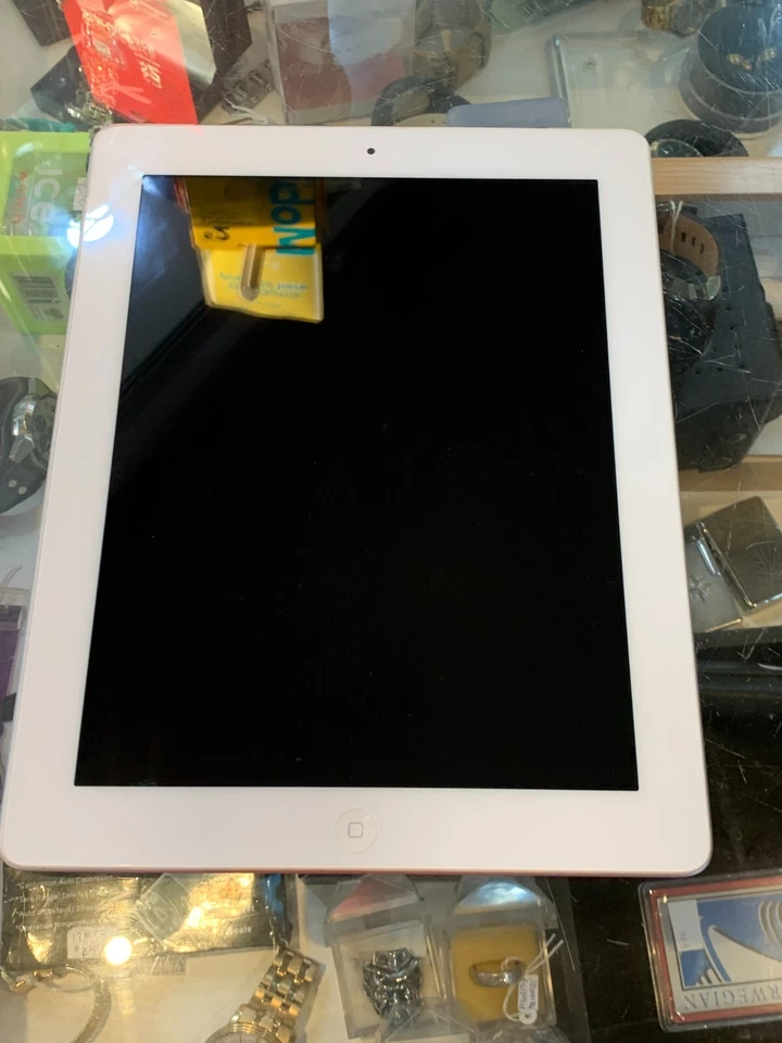 APPLE (A1396) IPAD 2ND GEN 32GB IN WHITE WIFI + CELL - FOR PARTS OR NOT WORKING - Image 1 of 4
