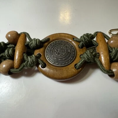 Cinturón Macramé Verde Retro Cuentas de Madera y Medallón Talla S 31" Cierre Gancho Trasero Foto 1 de 4