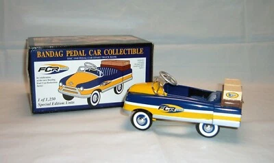 Bandag Crown Premiums 1948 BMC Pedal Car Stake Truck Diecast Bank Foto 1 de 4
