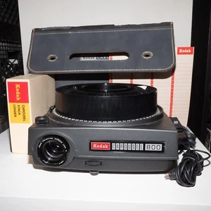 [FOR PARTS/REPAIR] Kodak Carousel 800 Diaprojektor mit Stapellader & Fernbedienung - Bild 1 von 11