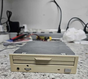 Retro Gaming Vintage TOSHIBA XM-3401B SCSI CADDY CD-ROM DRIVE - Photo 1/4