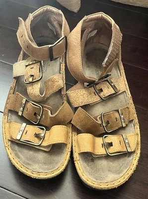 Sandalias de gladiador con cuña con hebillas de cuero talla 39 Naot Begonia para mujer Foto 1 de 4