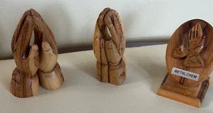 Hand praying hands olive wood figures carved and made in Holy Land Bethlehem - Picture 1 of 4