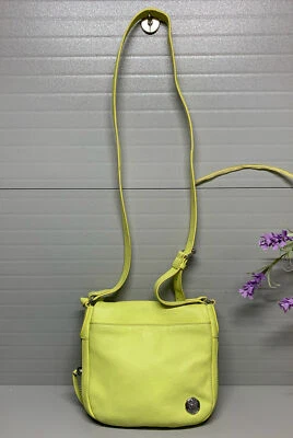 Bolso Bandolera Vince Camuto Plegable Solapa Pequeño Amarillo Verde Correa Ajustable Foto 1 de 4