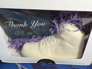 AJ1 Jordan Sneaker Scented Candle Hornets Hero’s Gala 2024 Miles Bridges Auto - Picture 1 of 7