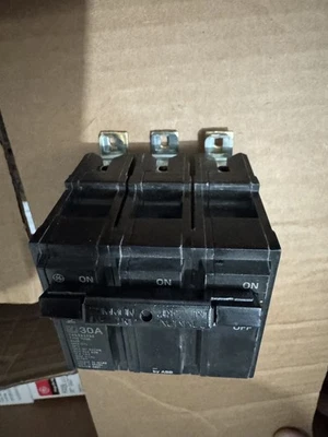 NEW ABB / GE THQB32030 3P 30A BOLT ON BREAKER FREE SHIPPING - Image 1 of 4