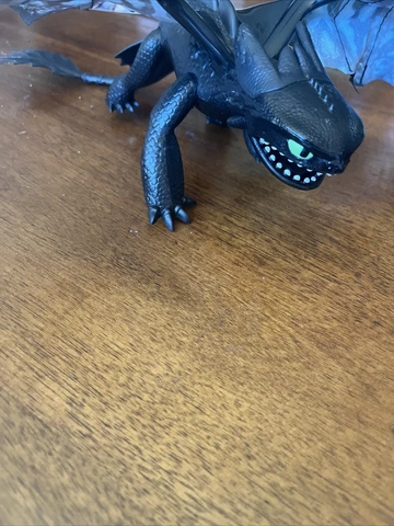 12" TOOTHLESS "HOW TO TRAIN YOUR DRAGON" ACTION FIGURE LIGHTS SOUND 2018 DWALLC Cover