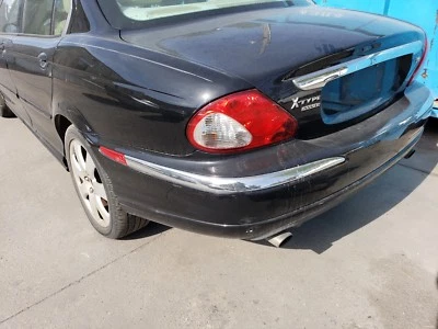 2001 2002 2003 2004 05 2006 2007 2008 JAGUAR X-TYPE PARACHOQUES TRASERO NEGRO PEC Foto 1 de 4