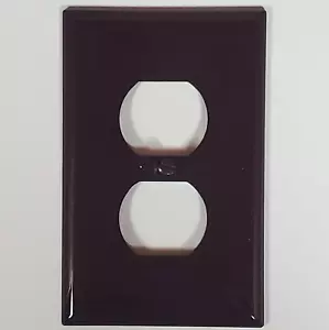 Brown Duplex Outlet Receptacle 1-Gang Unbreakable Mid-Size Wallplate PJ8B NOS - Picture 1 of 4