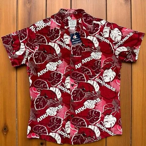 Arkansas Razorback Men’s Button Up Hawaiian Shirt Medium Beach Shirt NEW w/ Tag! - Picture 1 of 8