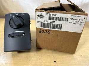 Mack GU Headlight Switch 22116360 605-11249 (6235) - Picture 1 of 7