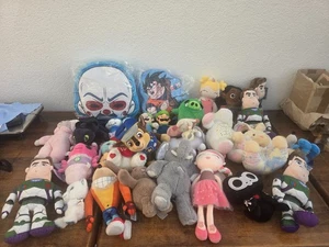 Plüsch Plüschtiere Plüschfiguren Kissen Joker Stofftiere 25 Stück gesamt - Bild 1 von 24