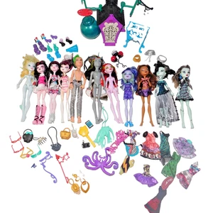 MONSTER HIGH LOT 11 DOLLS CLOTHES ACCESSORIES 1ST WAVE PET HUGE 50+ Pieces - Picture 1 of 20