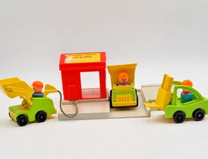 Vtg 1978 Fisher Price Lift & Load Lumber Yard #944 3 Trucks 3 People Incomplete - Picture 1 of 13