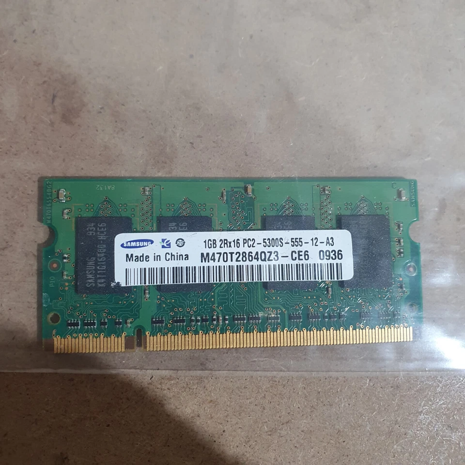 Samsung M470T2864QZ3-CE6 1GB 2Rx16 PC2-5300 667MHz SO-DIMM 200-Pin DDR2 SDRAM - Image 1 of 4
