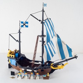 Lego 6274 Blue Gendarmes Galleon with Admiral / Caribbean Clipper (1989)