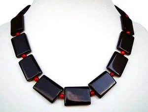 Heilstein Halskette aus dem Edelstein Onyx Zwischenperlen aus roten Korallen - Bild 1 von 2