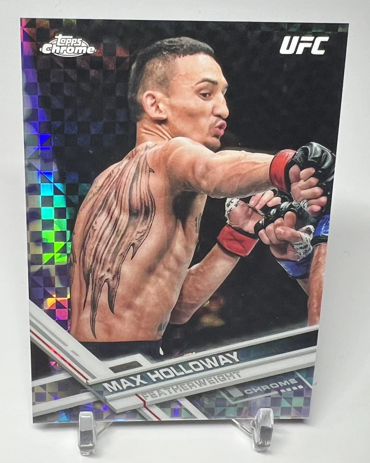 Max Holloway 2017 Topps Chrome UFC X-Fractor Refractor