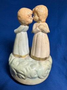 Vintage 1980's Rotating Kissing Angels Silent Night Holy Night Music Box Taiwan - Picture 1 of 7