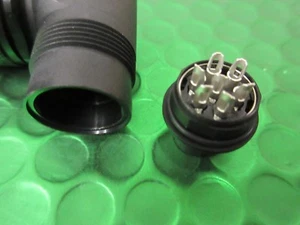 99-0126-106-07, 7 Pole Right Angle Cable Mount IP67 24mm 723 Series BINDER - Picture 1 of 5