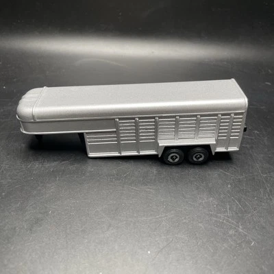 ERTL Gooseneck Silver Horse Livestock Trailer Die-Cast Metal 5th Wheel Toy 1/64 - Image 1 of 4