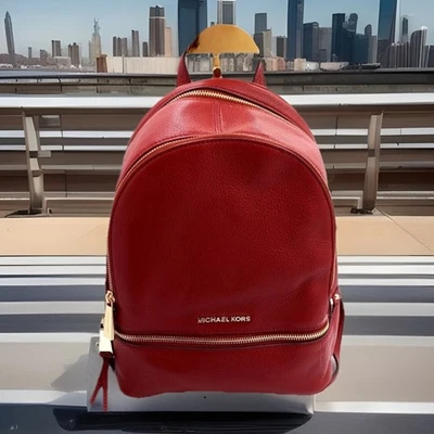 Mochila Michael Kors Rhea Cuero Guijarro Rojo Quemado Dorado Herrajes Diseñador Foto 1 de 4