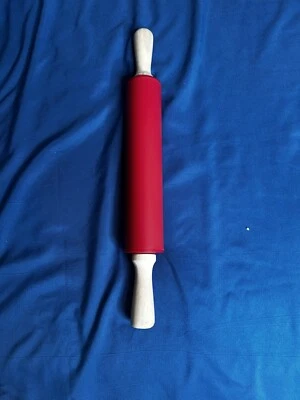 Remeel Silicone Rolling Pin Non-stick Surface Wooden Handle (Red) - Image 1 of 4