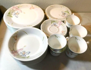 MIKASA "SEA FLOWER" PATTERN CN 005 40 PIECE SET (8) 5 PIECE PLACE SETTINGS - Picture 1 of 9
