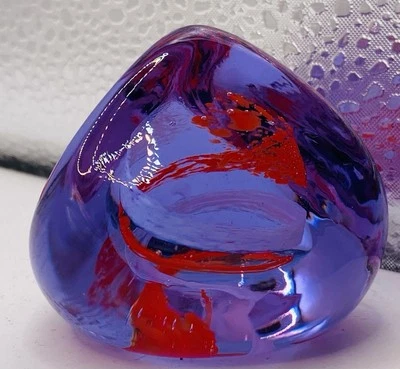 Scottish Caithness Paperweight Caithness Pebble Paperweight Red & Lilac Swirl - Image 1 of 4