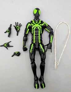 Big Time Spider-Man Marvel Legends 80th Anniversary grüner Anzug mit 4x Händen & Netz - Bild 1 von 2