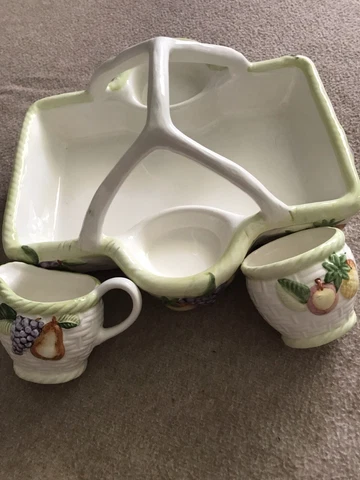 Harry and David ceramic bread basket with sugar and creamer inserts Cover