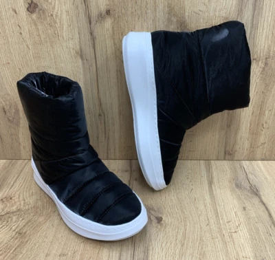 Botas sin cordones Gentle Souls by Kenneth Cole para mujer Roseta Puff negras talla 7 M Foto 1 de 4