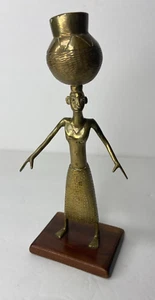 Antigua estatuilla femenina africana de bronce - Imagen 1 de 16