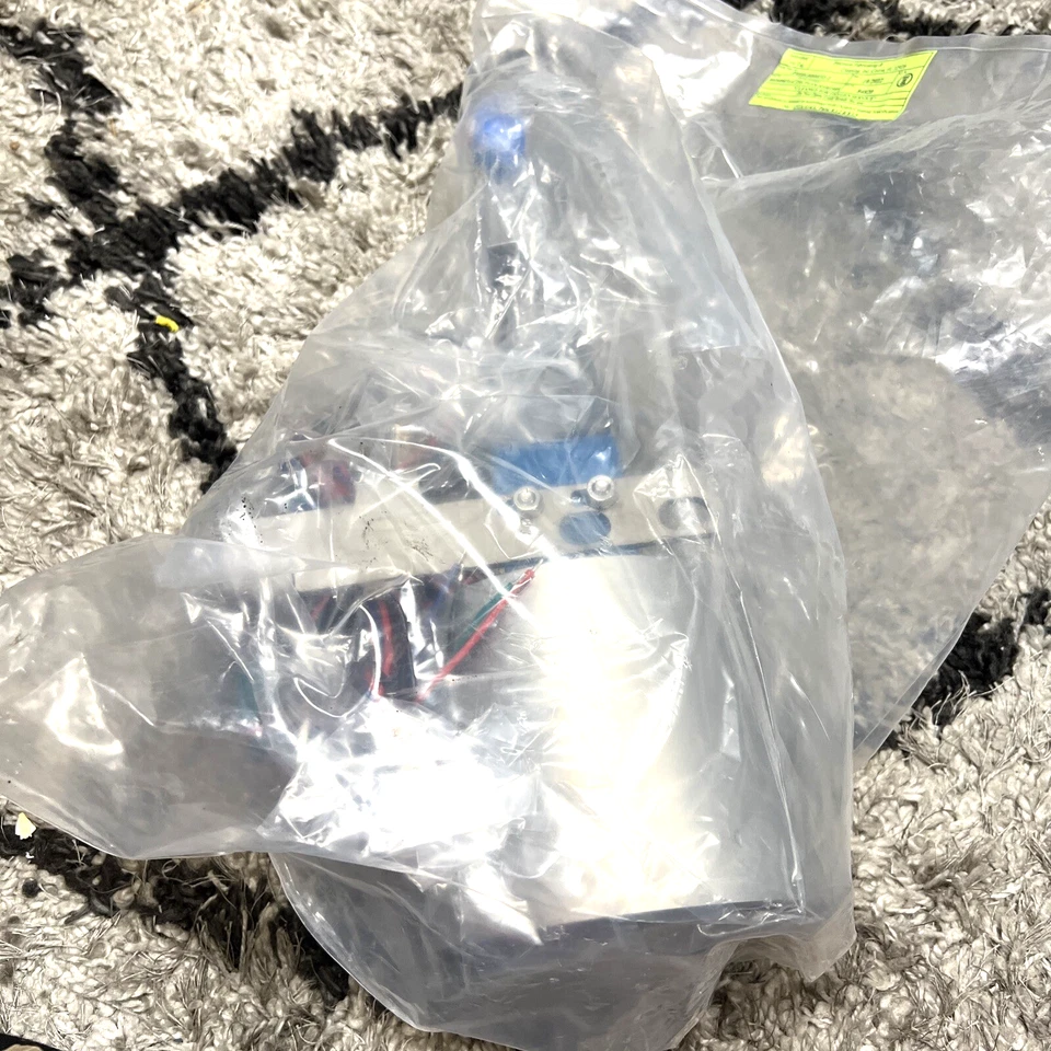 Válvula de aguja de presión media/actuador neumático estilo pistón Parker autoclave Foto 1 de 3