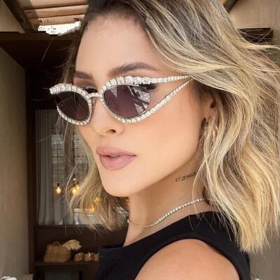 Moda Mujeres Gafas de sol Lujo Tachonado con Diamantes Gafas caladas Sexy Diseñador Foto 1 de 4