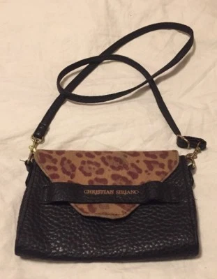 Christian Siriano Cartera Pequeña Negra con Correa Bandolera Ajustable Foto 1 de 4