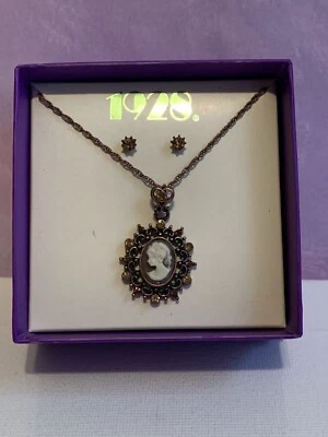 New 1928 Brand Cameo Necklace pendant stud pierced Earring Gift Set antique look - Image 1 of 4