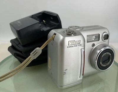 Vintage NIKON COOLPIX 775 2.0MP Digital Camera + CHARGER + COVER TESTED - 74 - Image 1 of 4