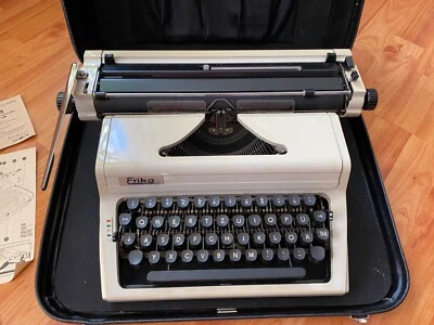 DDR Schreibmaschine Erika Modell E 127 Koffer Reiseschreibmaschiene VEB Robotron - Bild 1 von 4