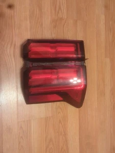 👍 2021 2022 2023 KIA SORENTO REAR OUTER RIGHT PASSENGER SIDE TAIL LIGHT OEM - Picture 1 of 7