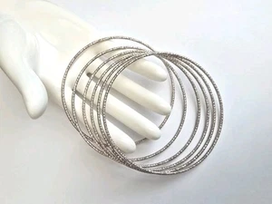 Vintage Lot Sammlung 6 dünne dünne ARMREIF ARMBÄNDER silberfarben 3"/kostenloser Versand USA - Bild 1 von 5