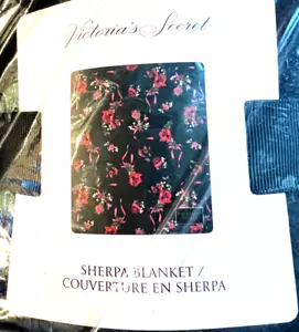 NEW Victoria's Secret Sherpa Blanket Cozy Plush Black Red Roses 50" x 60" - Picture 1 of 4