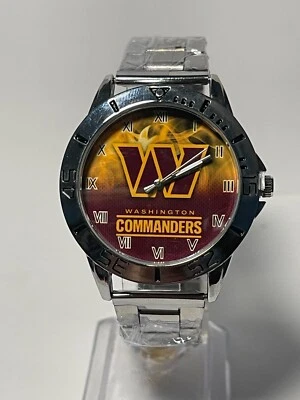 Reloj plateado de acero inoxidable con logotipo del equipo Washington Commanders NFL para hombre NUEVO Foto 1 de 4