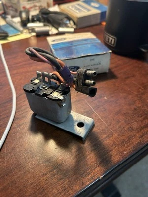 NOS 1971 1972 1973 FORD MUSTANG MERCURY COUGAR SEAT BACK RELAY D1ZZ-14512A - Image 1 of 4