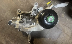Genuine GM Water Pump Assembly 5.3L 6.6L Gen V LT Series 12683468 12687631 L8t - Picture 1 of 6