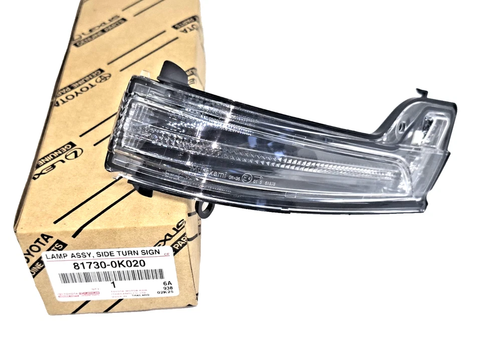 TOYOTA HILUX MK8 FRONT RIGHT DOOR MIRROR INDICATOR TURN SIGNAL ASSY 2016 -2024 - Image 1 of 4