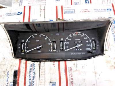 Isuzu Amigo, Pickup 1989-90 Velocímetro Calibre Cluster Con Tacómetro En Buen Estado Foto 1 de 4